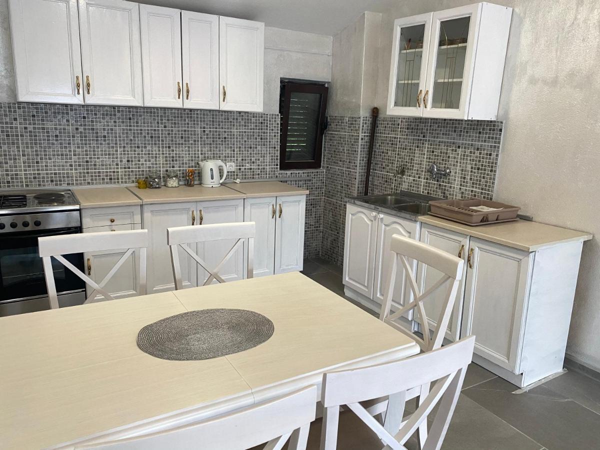 Lux Boka Sea View Apartment Котор Екстериор снимка