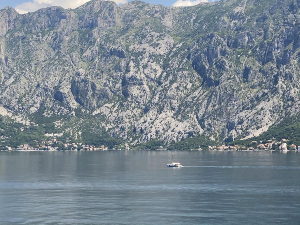 Lux Boka Sea View Apartment Котор Екстериор снимка