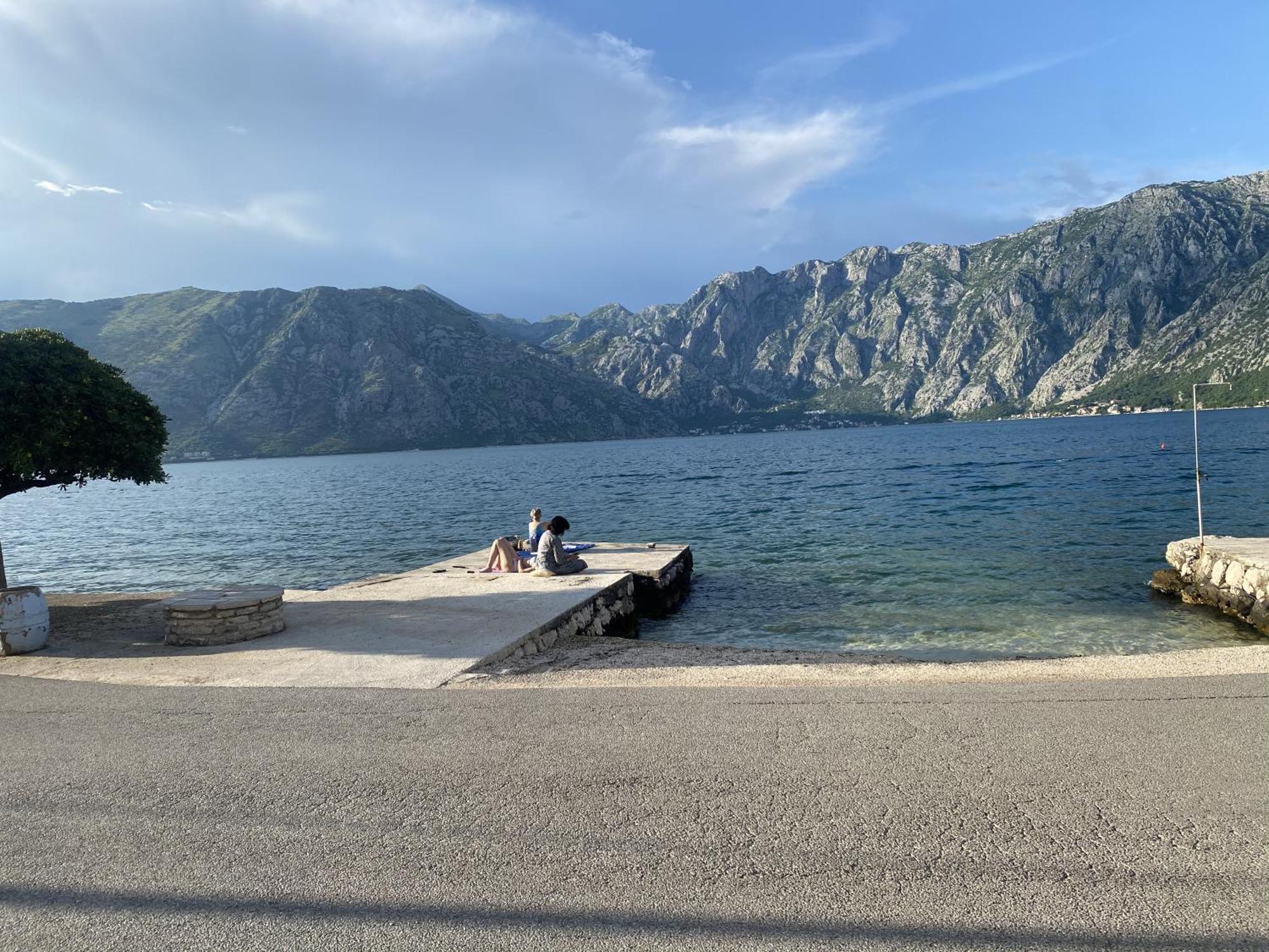 Lux Boka Sea View Apartment Котор Екстериор снимка